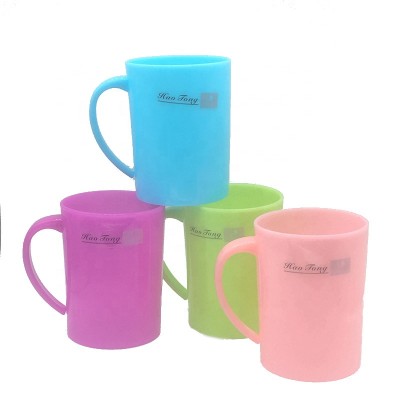 Creative 12oz Beer Mugs Custom Logo Party Cups Plastic Mugs Plastic Coffee Cup with Handles